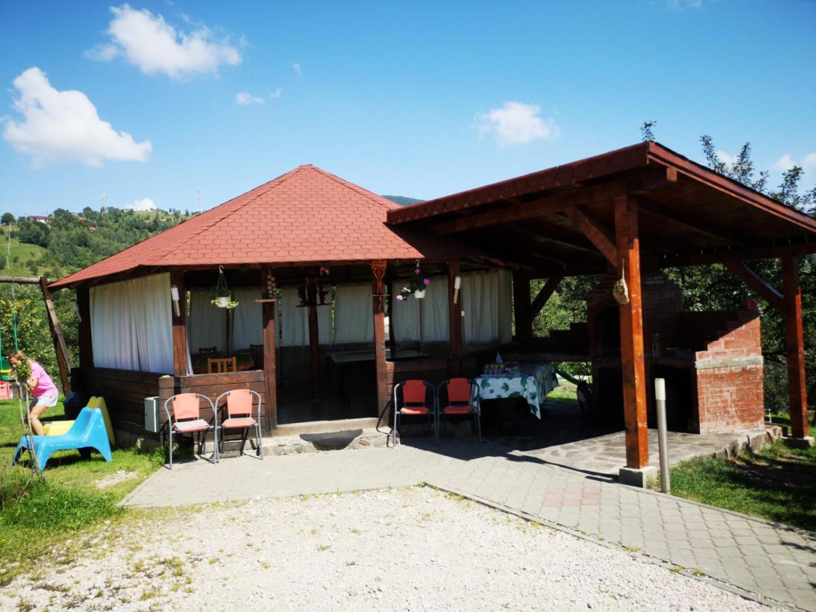 Casa Preto E Branco Hotel Moieciu de Jos Ngoại thất bức ảnh